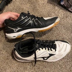 Volleyball Shoes (Wave Hurricane 3)